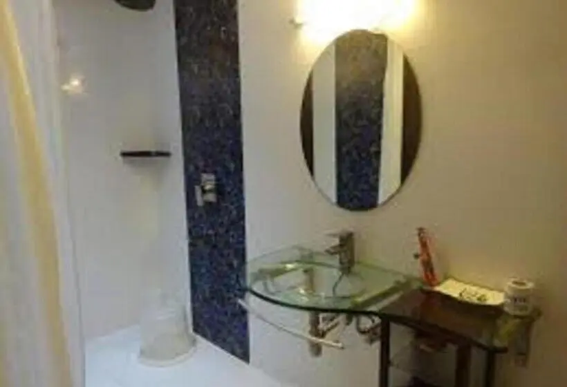 デラックスルーム, Thappa Gardens Resort