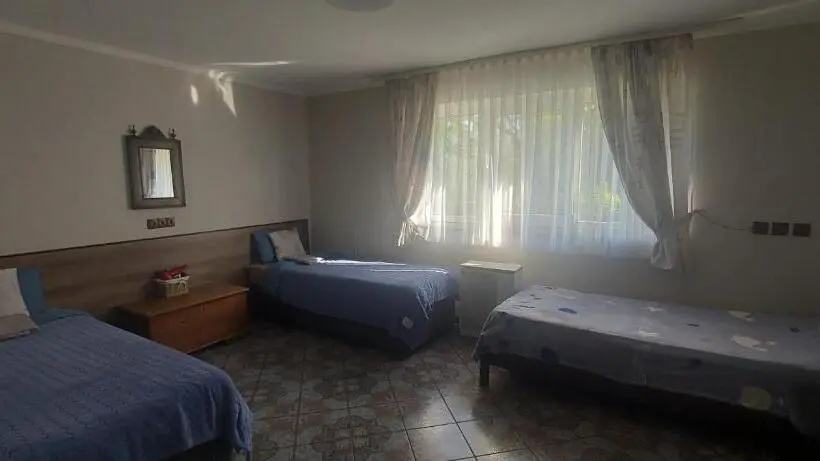 Standard Kolmen Hengen Huone, Guest House Marketti