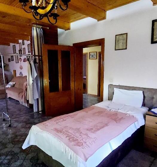 标准四人间共用浴室, Guest House Marketti