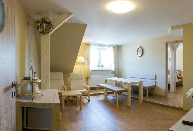 带1个卧室的带阳台的公寓, Penzion Na Palubě