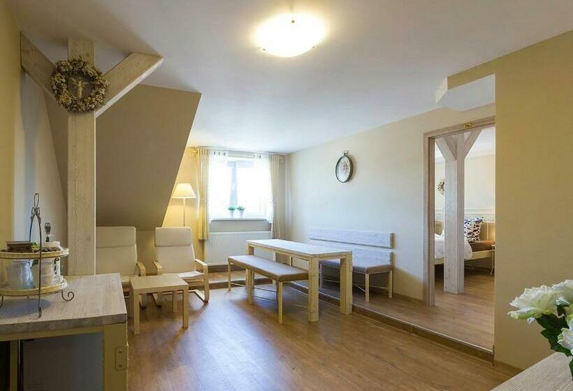 带1个卧室的带阳台的公寓, Penzion Na Palubě