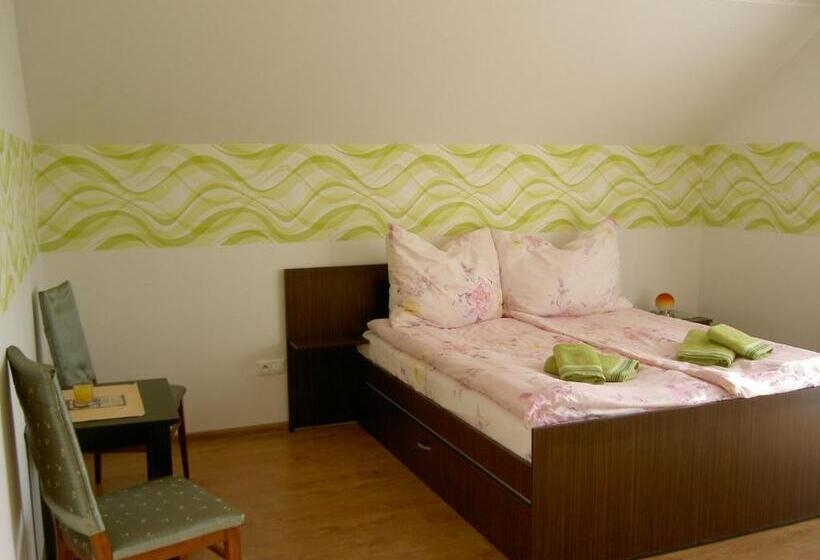 标准间带阳台, Pivnička Pod čachtickým Hradom