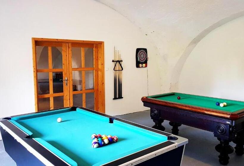 가든 전망 스위트, Zámecký Dvůr černousy