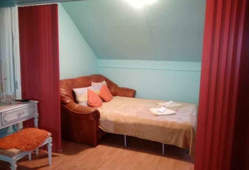 غرفة عائلية, Pensiunea Daiadela