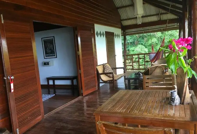 Villa 2 Makuuhuonetta, Oon Lee Bungalows