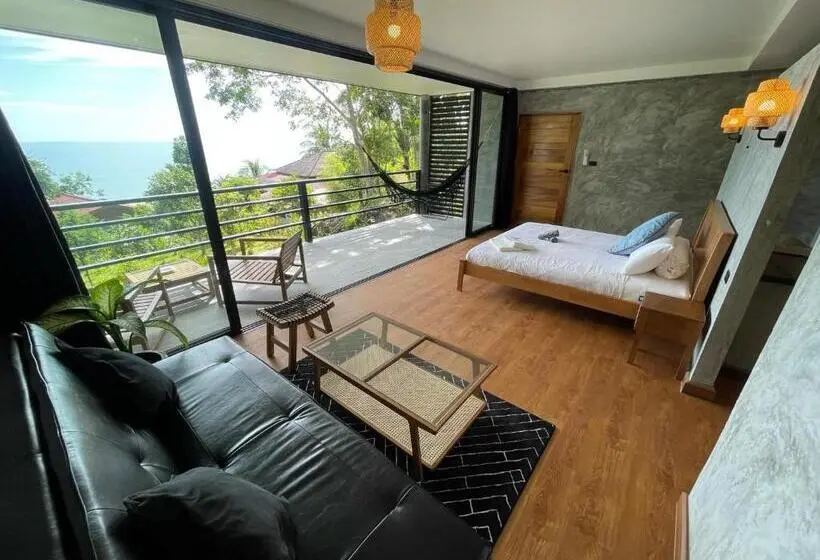 Deluxe Suite Sea View, Oon Lee Bungalows
