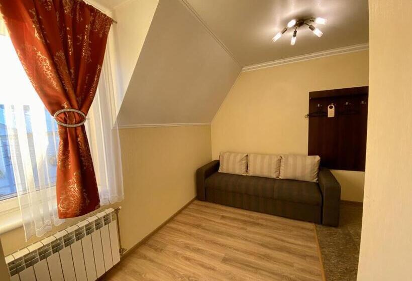 Трехместный Номер Deluxe, Sting Hotel & Event Palace