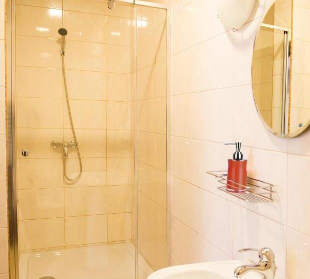 三人经典房间, Sting Hotel & Event Palace