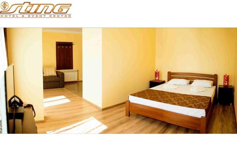 豪华三人间, Sting Hotel & Event Palace