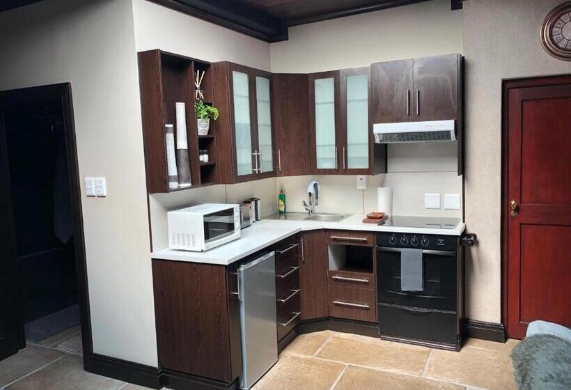 إستوديو ديلوكس, Kaya La Provence