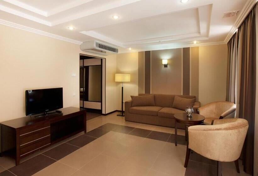 סוויטה משפחתית, Belle Royalle