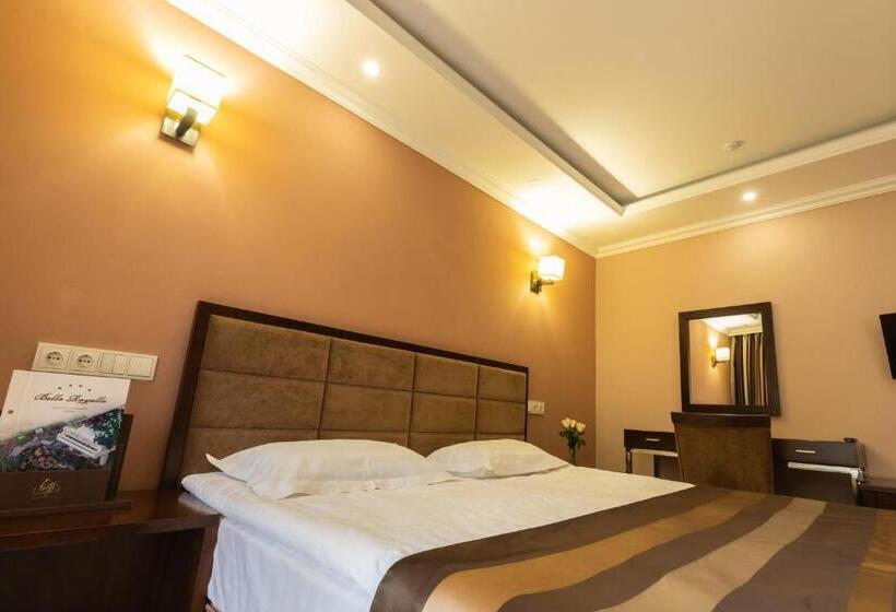 סוויטה משפחתית, Belle Royalle