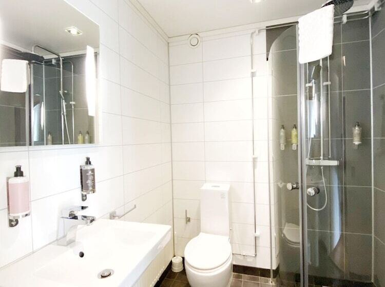 Номер Стандарт, Wiks Slott