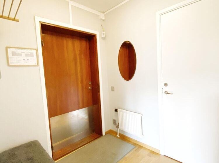 Номер Стандарт, Wiks Slott