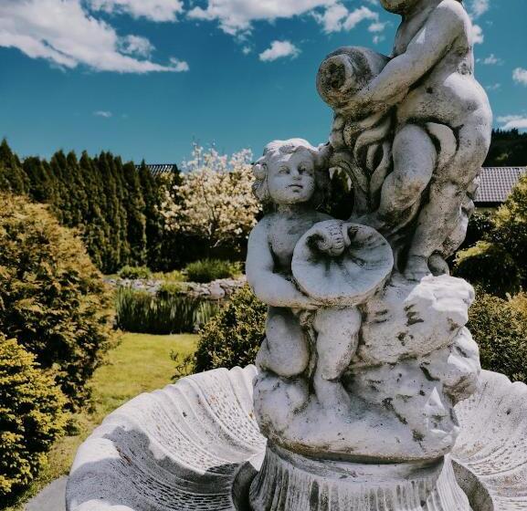 庭の見える1ベッドルームアパートメント, Penzion Lucs