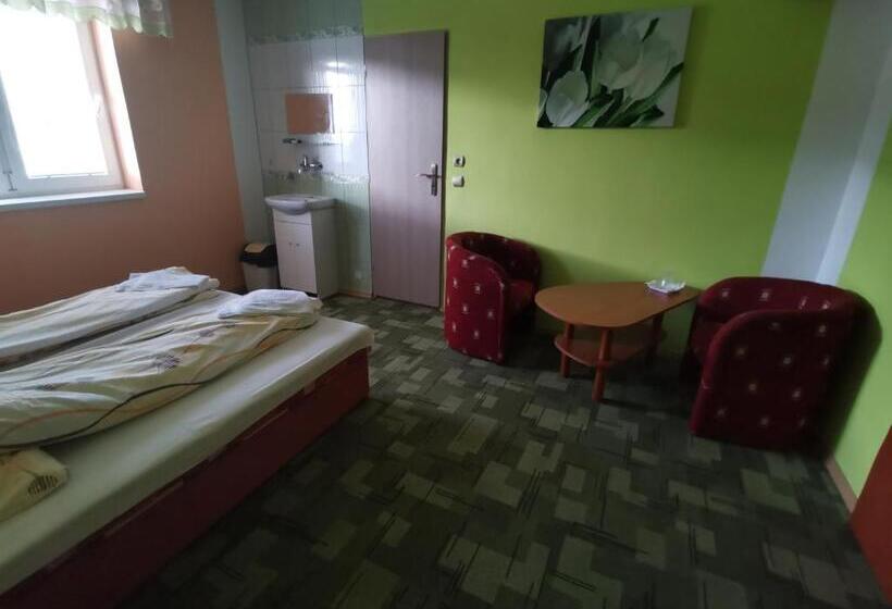 غرفة ديلوكس مزودة بشرفة, Prenájom V Súkromí Krompachy