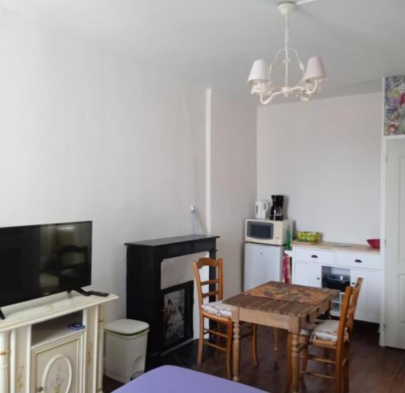 Номер Комфорт, Chambres D'hôtes Les Clématites En Cotentin