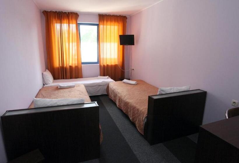 Номер Стандарт Трехместный, Formula 1 Motel