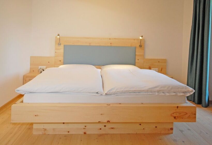 Номер Комфорт, Feldrand