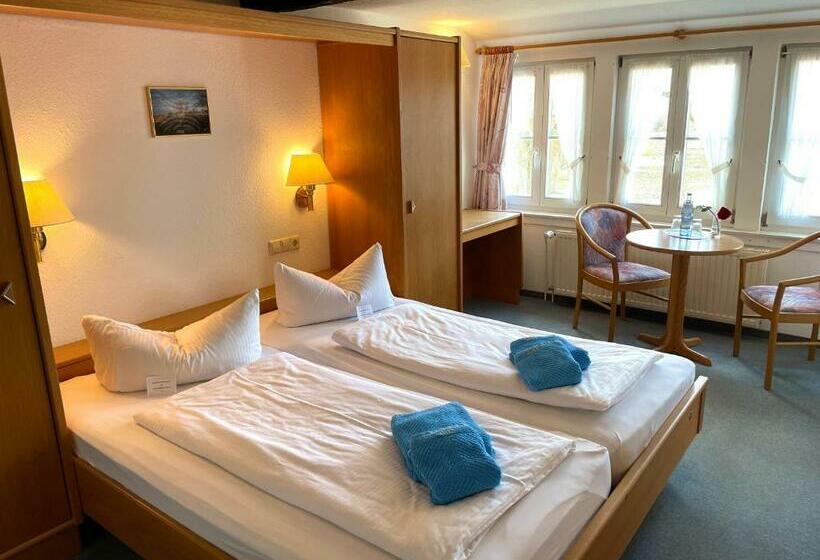 Номер Стандарт, Gutshaus Kajahn