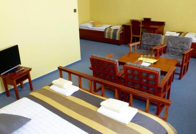 Четырехместный Номер Стандарт, Nobys