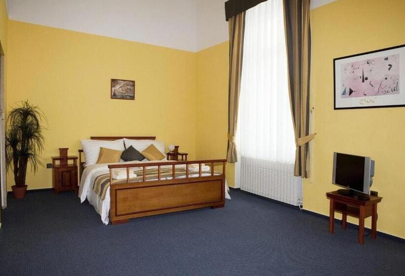 Апартаменты Deluxe 1 Спальня, Nobys