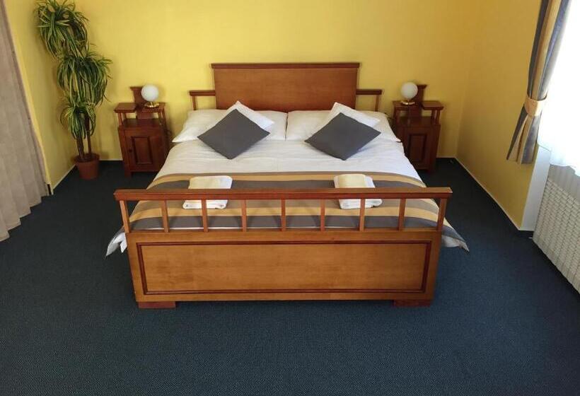 Апартаменты Deluxe 1 Спальня, Nobys