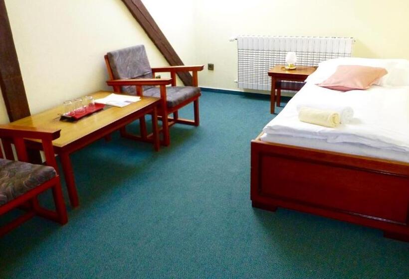 Номер Стандарт Трехместный, Nobys