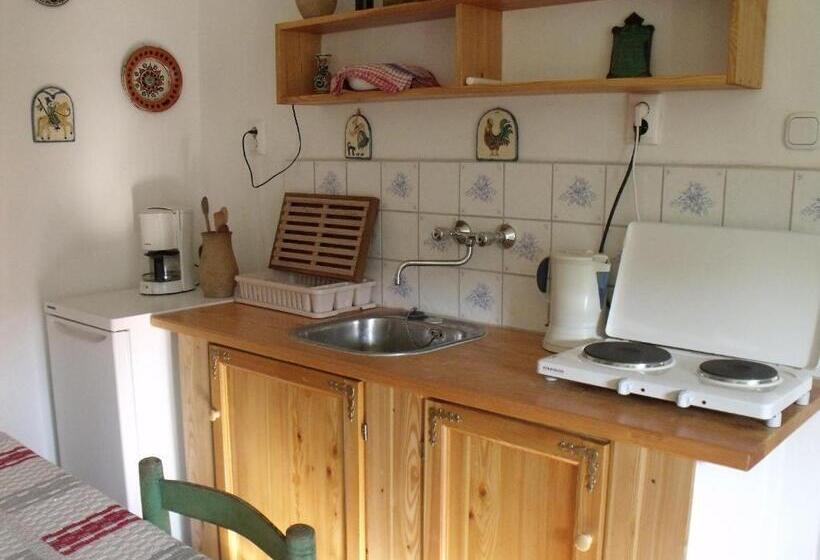 בית, חדר שינה 1, Erdősmecskei Sváb Vendégházak és Jurtaszállás