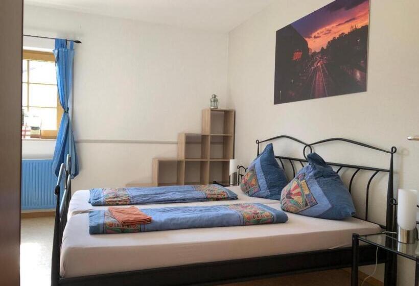 Апартаменты 1 Спальня, Gästehaus Lara