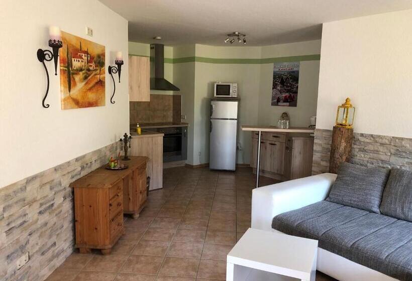 Апартаменты 1 Спальня, Gästehaus Lara