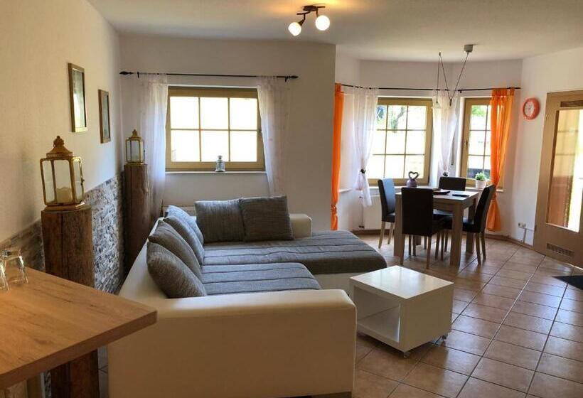 Апартаменты 1 Спальня, Gästehaus Lara