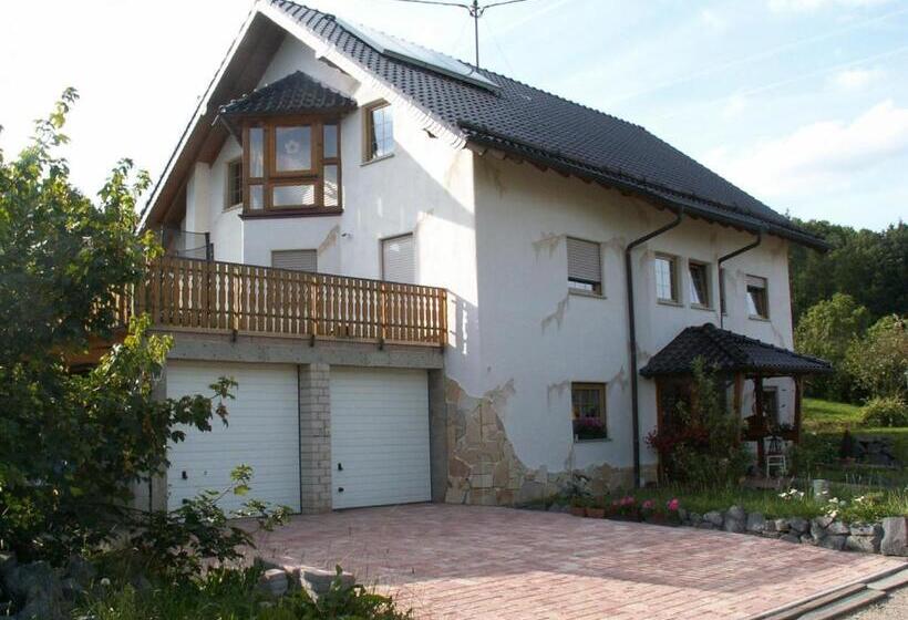 Апартаменты 1 Спальня, Gästehaus Lara