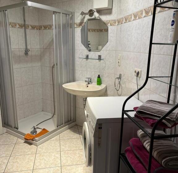 Апартаменты 1 Спальня, Gästehaus Lara