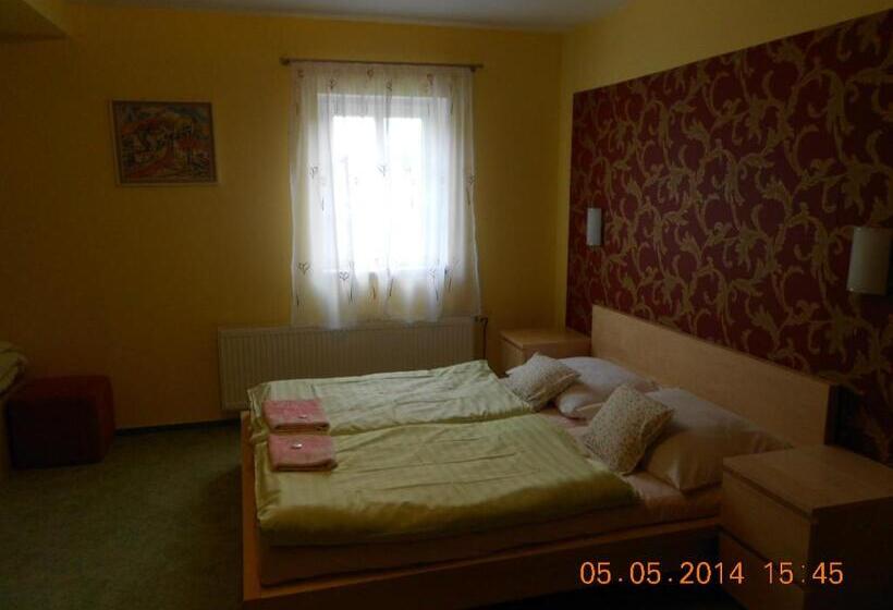 Четырехместный Номер Стандарт, Penzion Měšťanský Dům