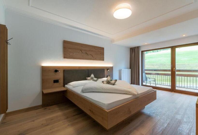 高级大房间, Alpenfrieden