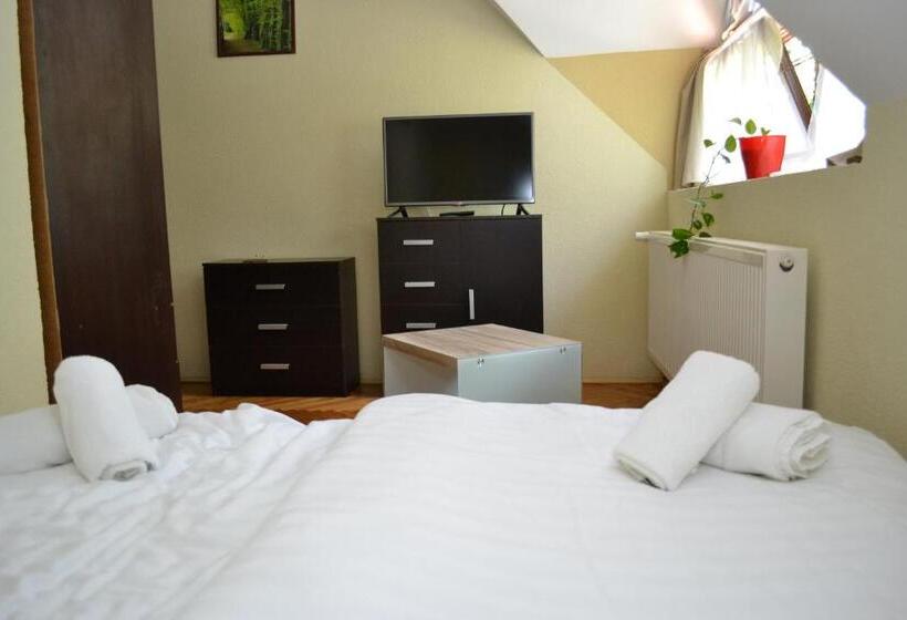 スタンダードルーム, Ezüstfenyő