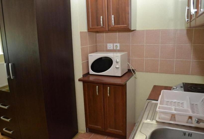 スタンダードルーム, Ezüstfenyő