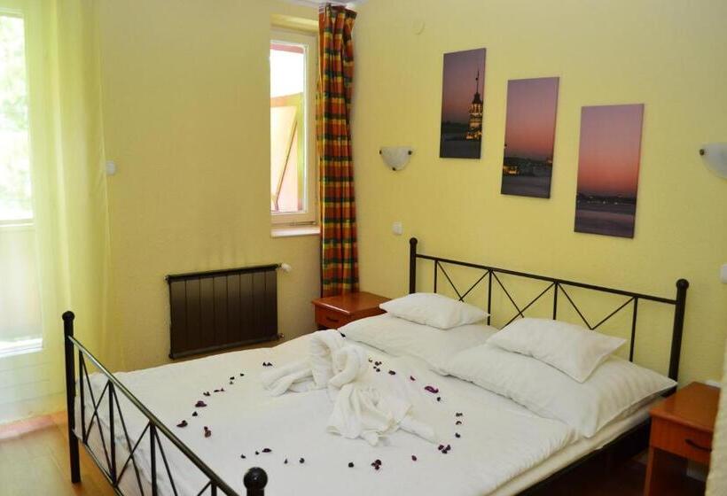 スタンダードルーム, Ezüstfenyő