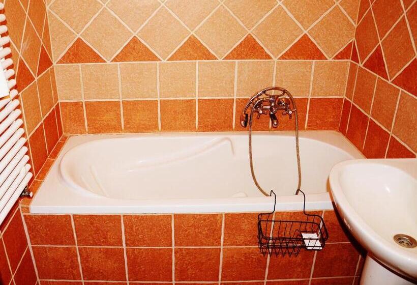 スタンダードルーム, Ezüstfenyő