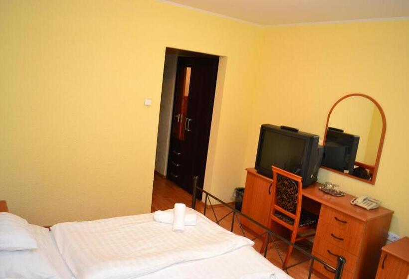 ファミリールーム, Ezüstfenyő