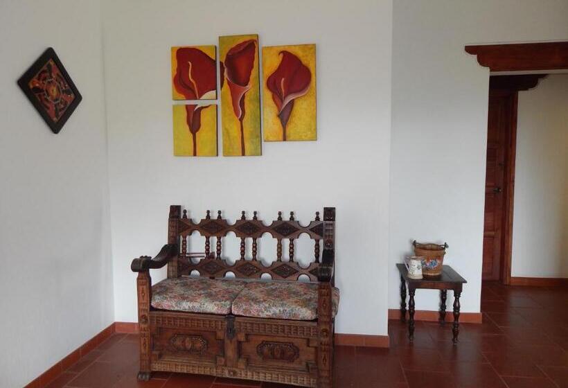 חדר משפחתי, Villa Del Moján