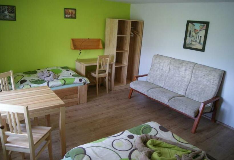 غرفة قياسية ثلاثية, Kačenka