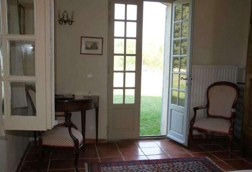 Quarto Estandar, Le Mas Des Pins