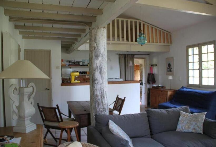 Семейное Студио, Le Mas Des Pins