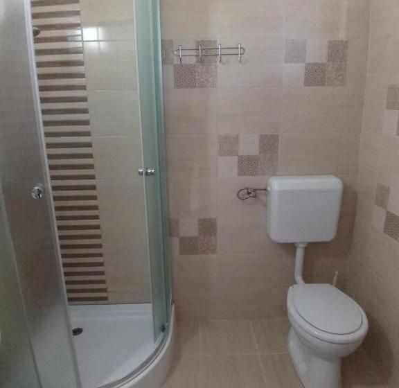 غرفة قياسية رباعية, Napsugár Vendégház