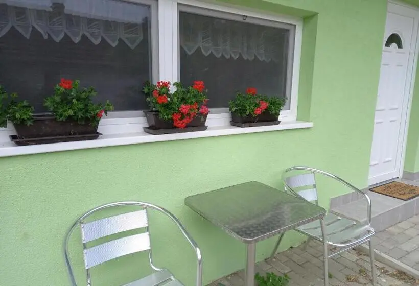 スタンダード４人部屋, Napsugár Vendégház