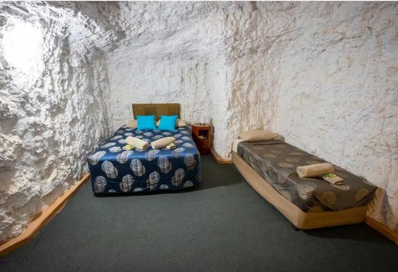 コンフォートトリプルルーム, White Cliffs Underground Motel