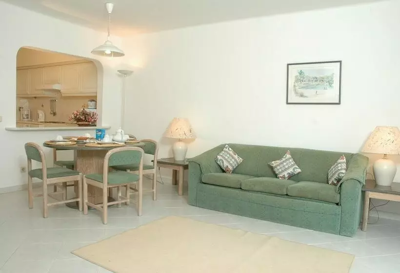 آپارتمان 2 خوابه, Balaia Golf Village