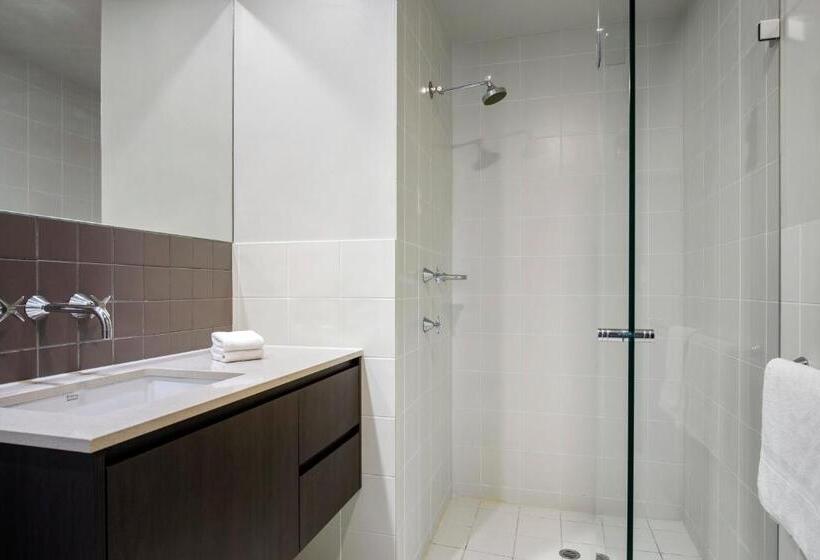 דירת חדר, Mantra Hindmarsh Square